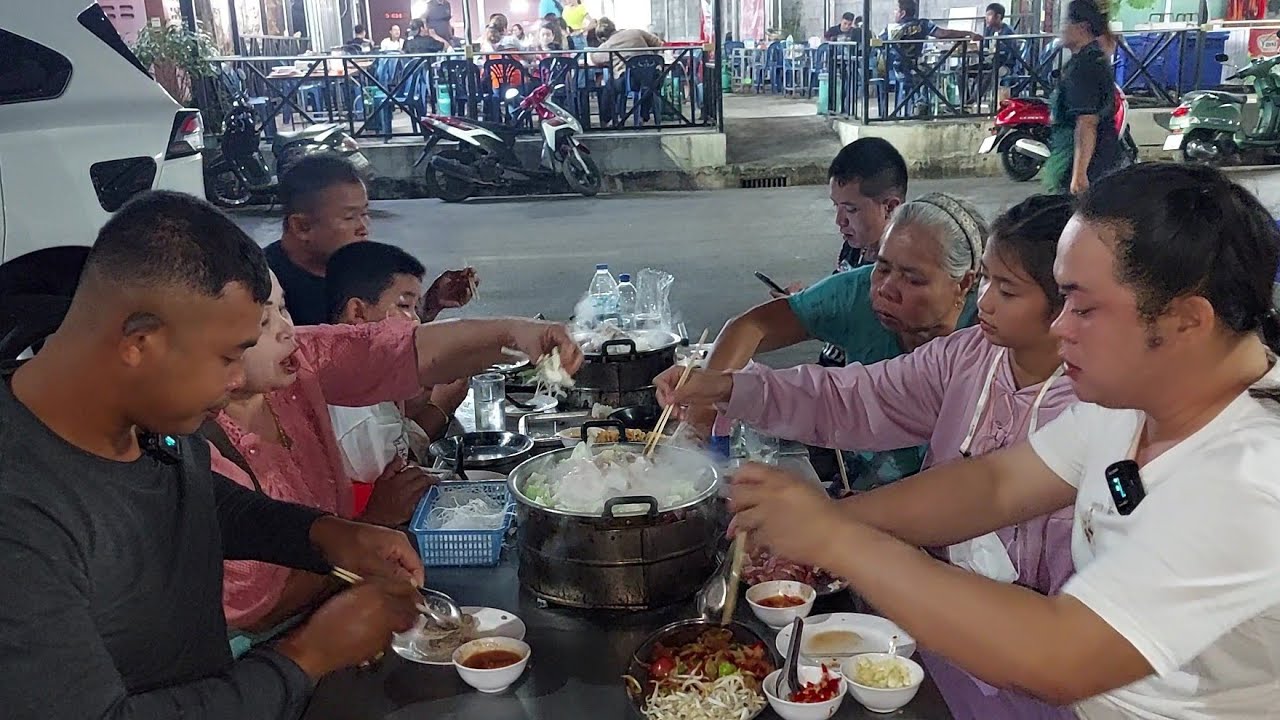 พาครอบครัวมากินข้าวนอกบ้าน วันนี้มากินหมูกะทะแต่สาวเฉิ่มทำไมถึงจัดเมนูนี้