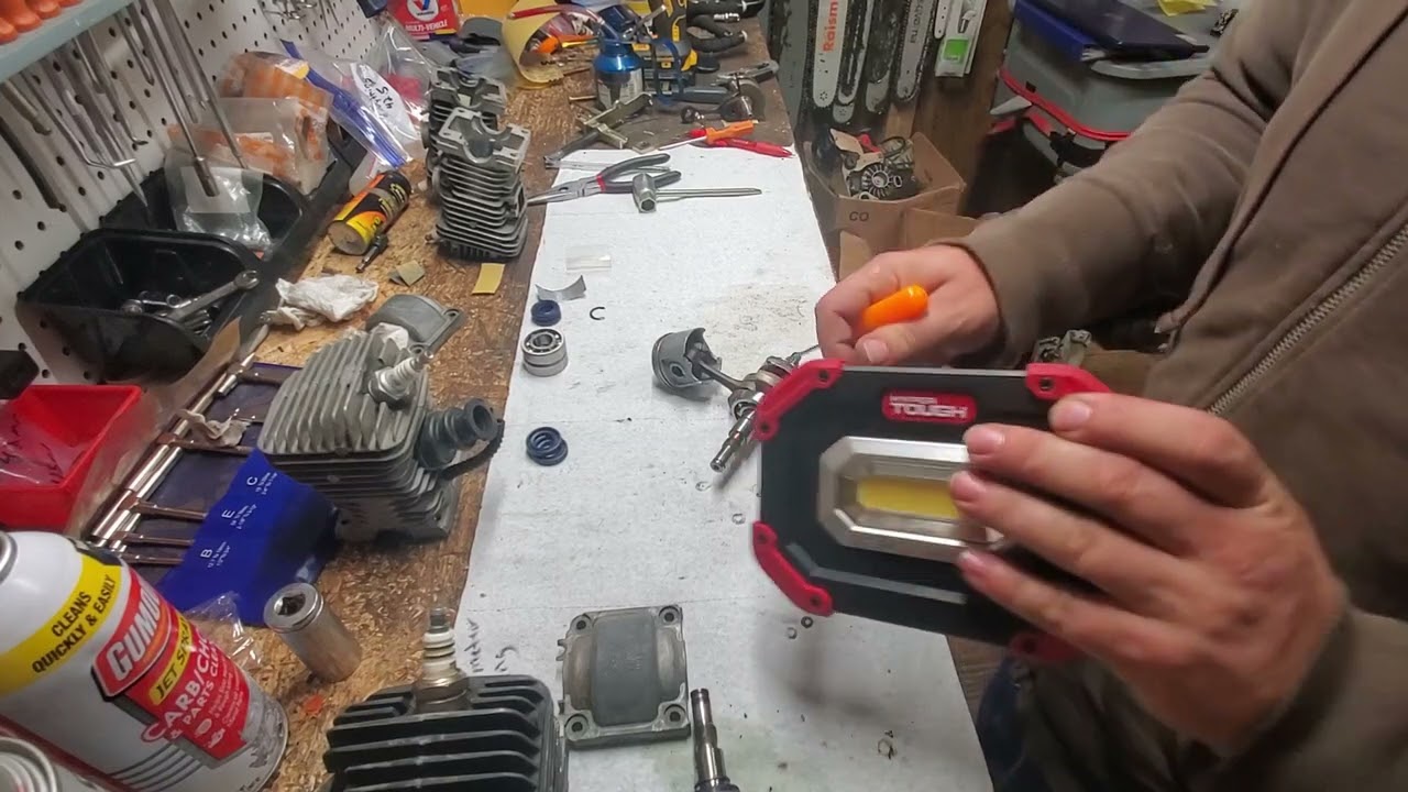 HOW TO: Install crankshaft seals w/out specialty tools on Stihl 025/MS250 part of 025/250 rebuilds