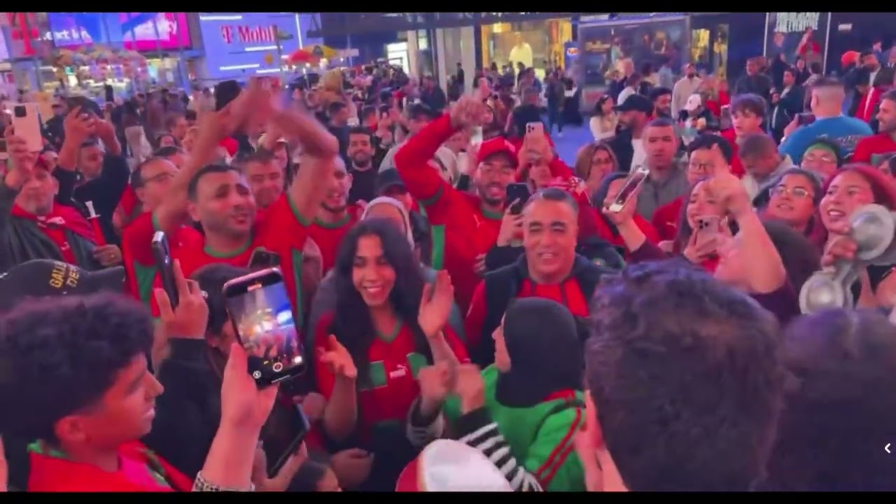 أجواء الإحتفال في تايم سكوير نيويورك بمناسبة فوز المغرب #بكأس_العالم_للشبان في #الشيلي usa# #morocco