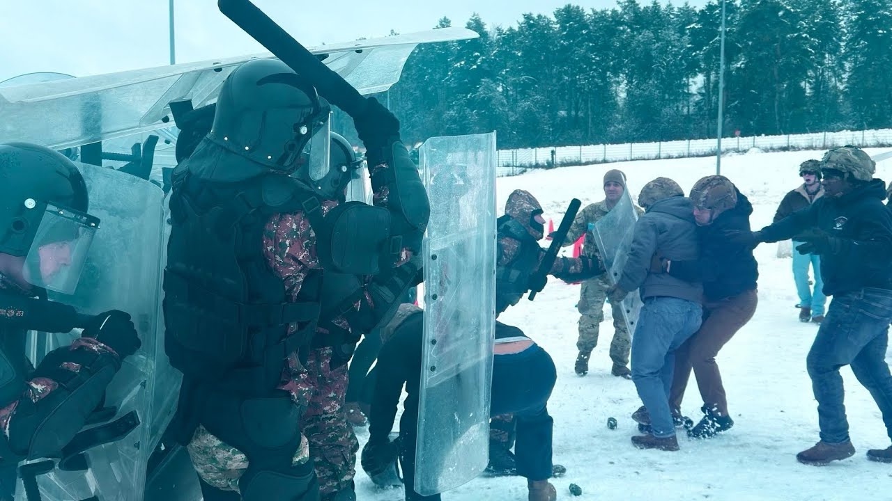 Тренировка по подавлению беспорядков KFOR 2026