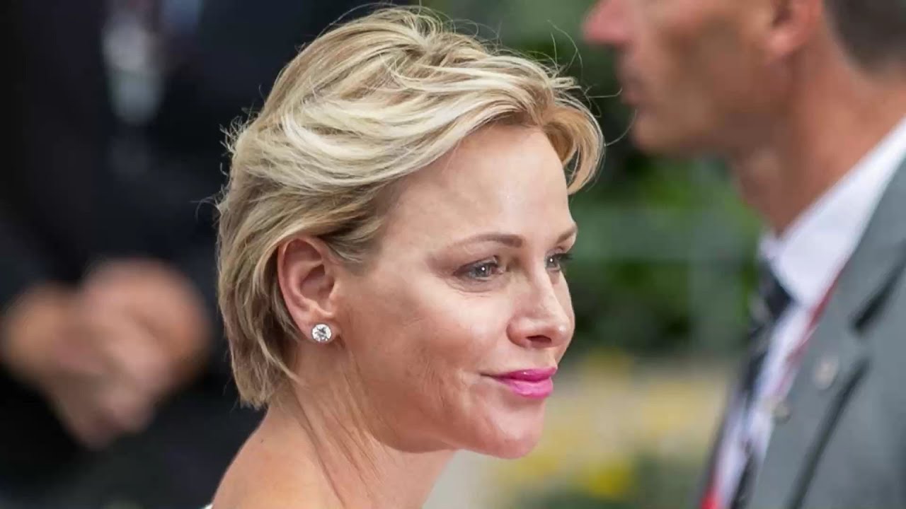 Charlène und Albert teilen die weihnachtskarte – wer ist der vierbeiner im bild
