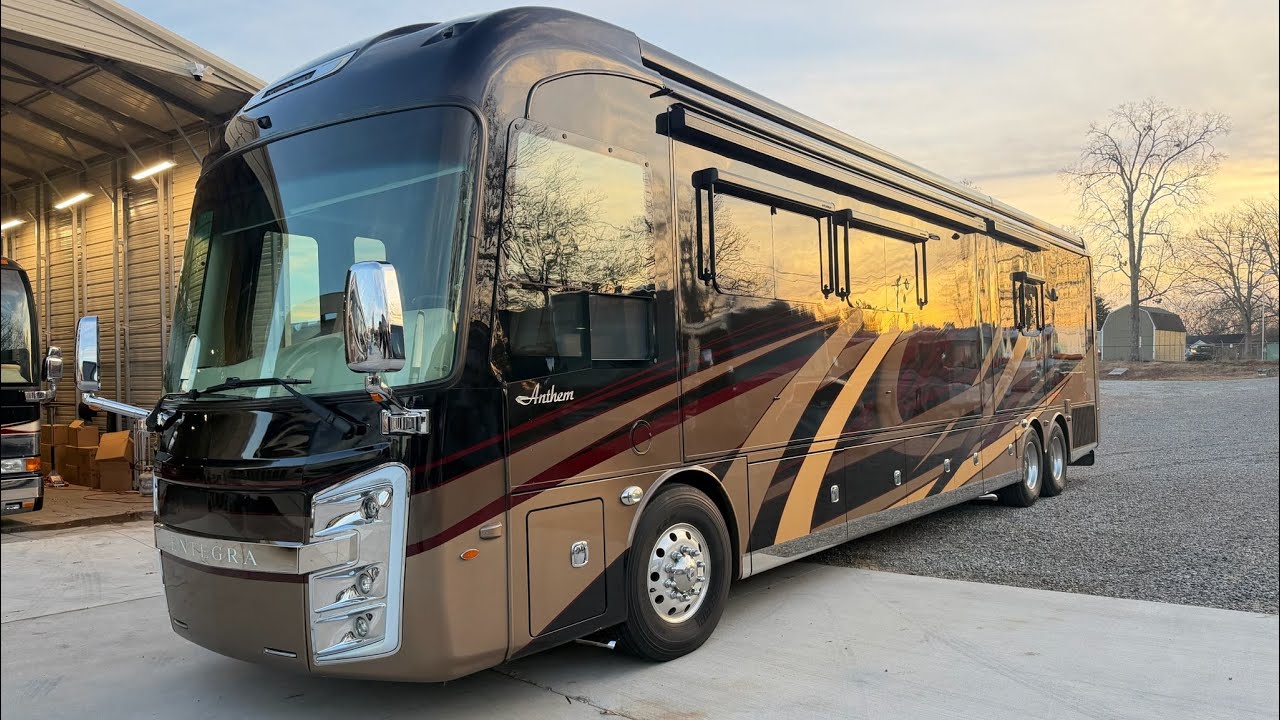 Entegra Anthem 44W 2020 года, цена 285 000 долларов.