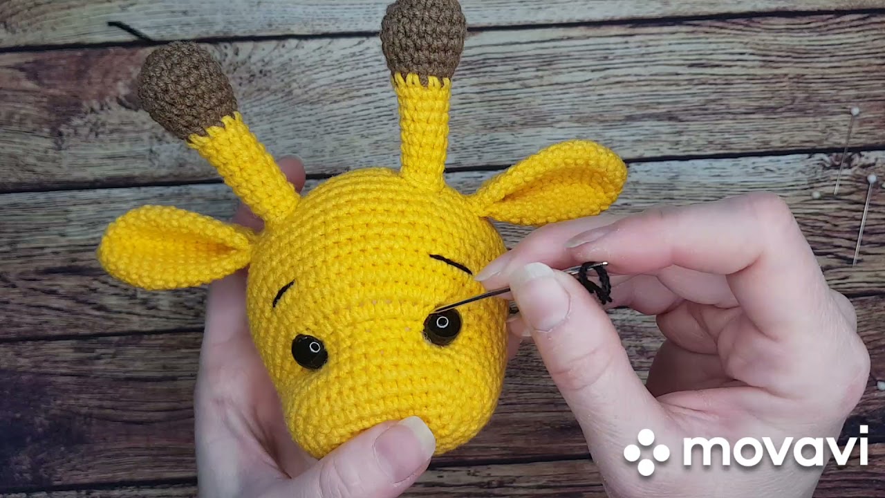 Vyšívání obočí a očních linek