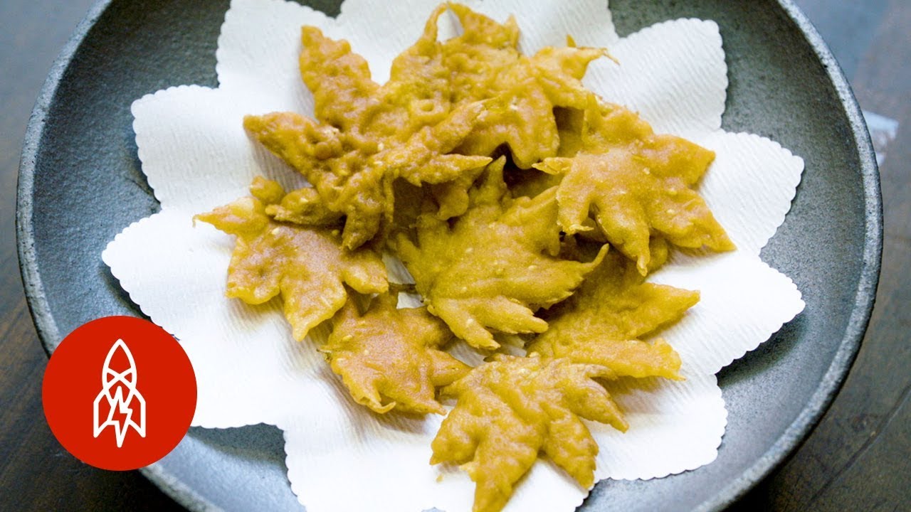 When in Japan, Deep-Fry Some Maple Leaves