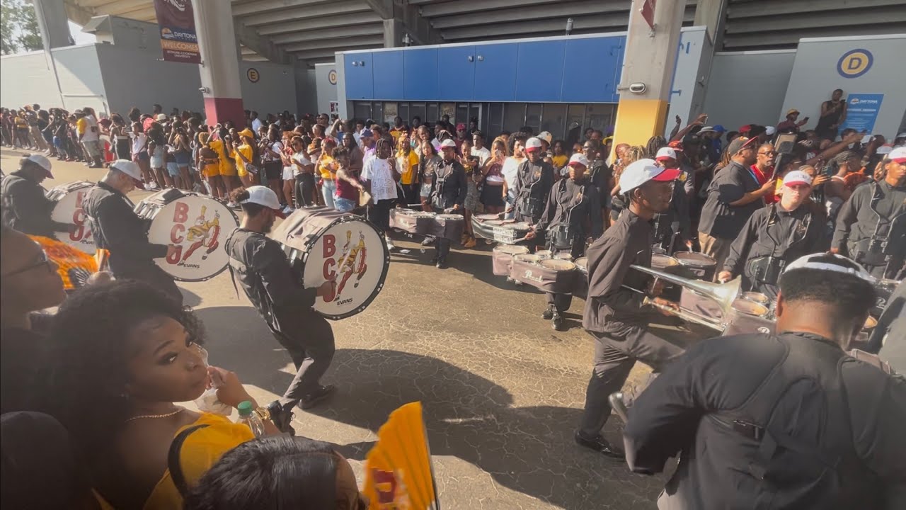 Bethune-Cookman Marching Wildcats Tunnel Entrance | The Sound. The Swagger. The Tradition.