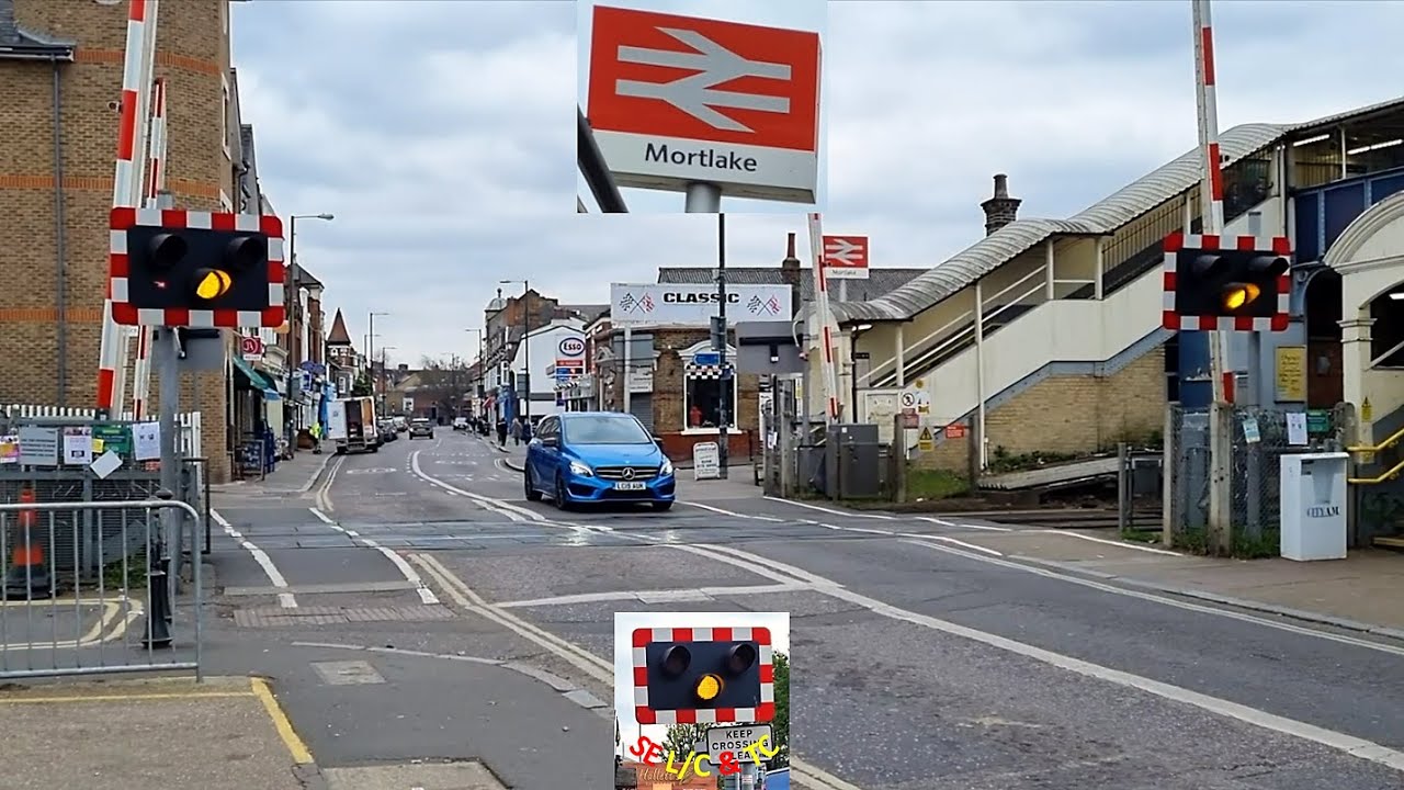 Mortlake Level Crossing, Greater London