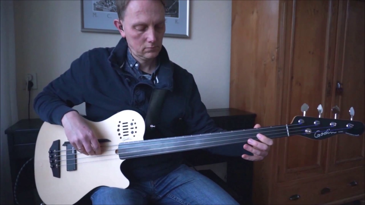 KebMo' bass playalong Godin A4 fretless