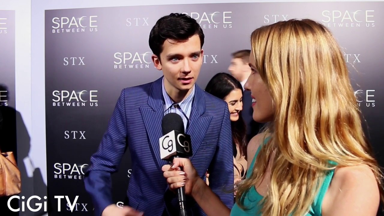 Asa Butterfield on New Role in 'The Space Between Us' & Batman