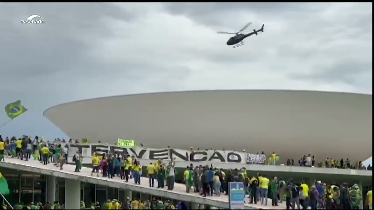 Imagens mostram ataques aos pal&aacute;cios dos tr&ecirc;s Poderes em Bras&iacute;lia