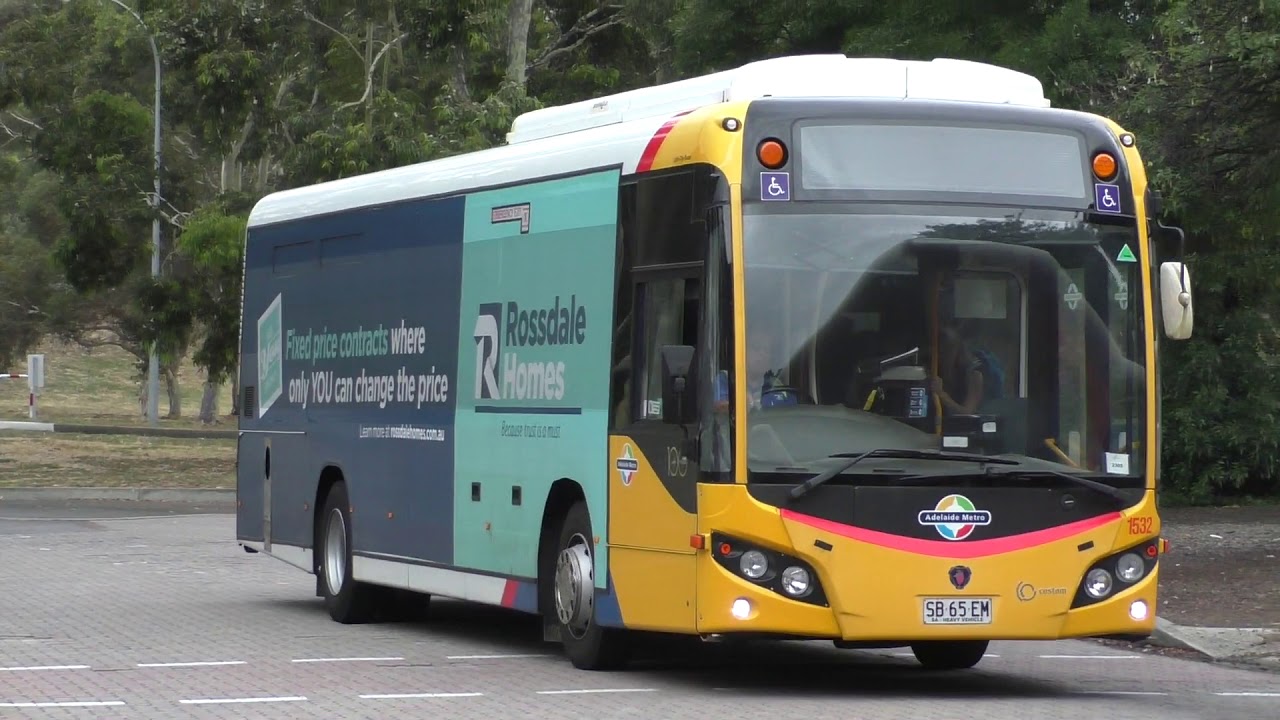 Buses at Paradise Interchange (O-Bahn Busway) - Adelaide Metro