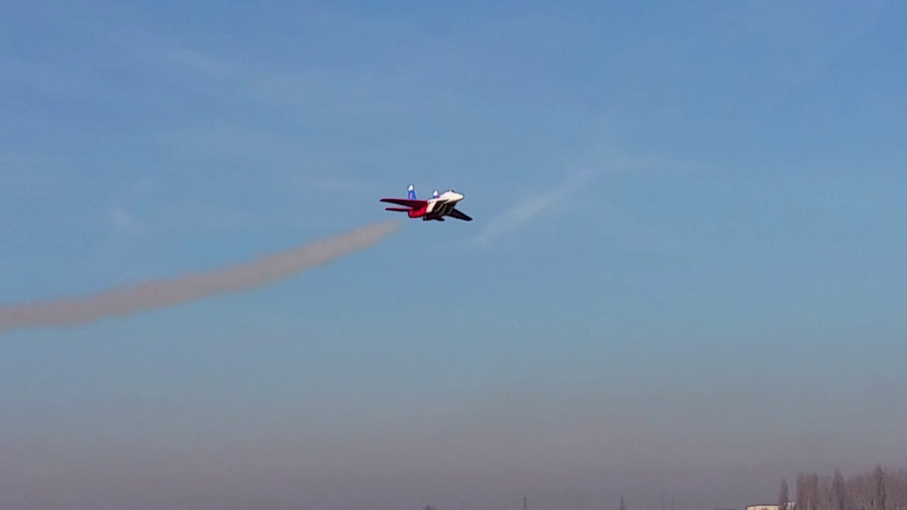 MIG 29 Hovering with smoke - part 2