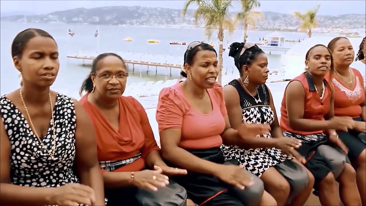 Grupo Batucaderas (RABENTA NHA NACIA GOMI)