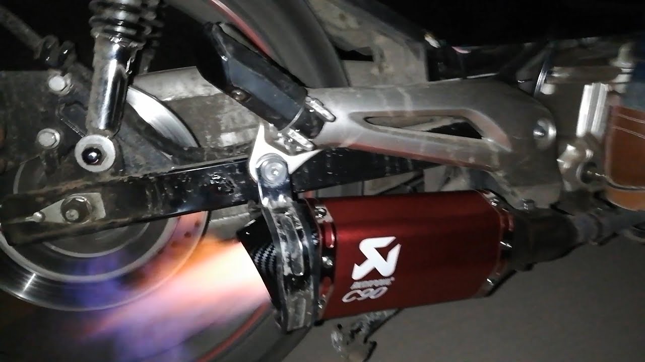 Test Akrapovic C90 in motocycle Sanya Fice R50 في Akrapovic C90 تجريب عادم