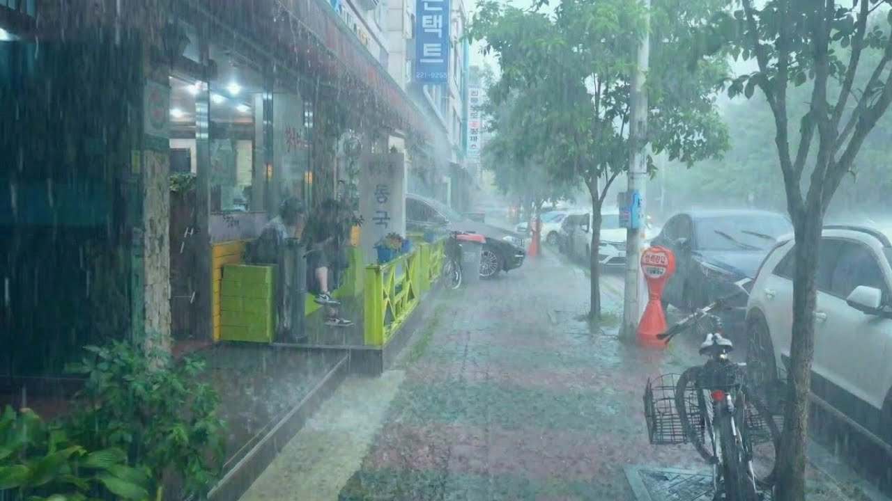 시원하게 쏟아지는 장대비 소리를 들으며 빗길을 걸었어요. 폭우. 빗소리. 힐링. 우중산책. 꿀잠. 수면유도. rain ASMR. heavy rain. rain walk korea.