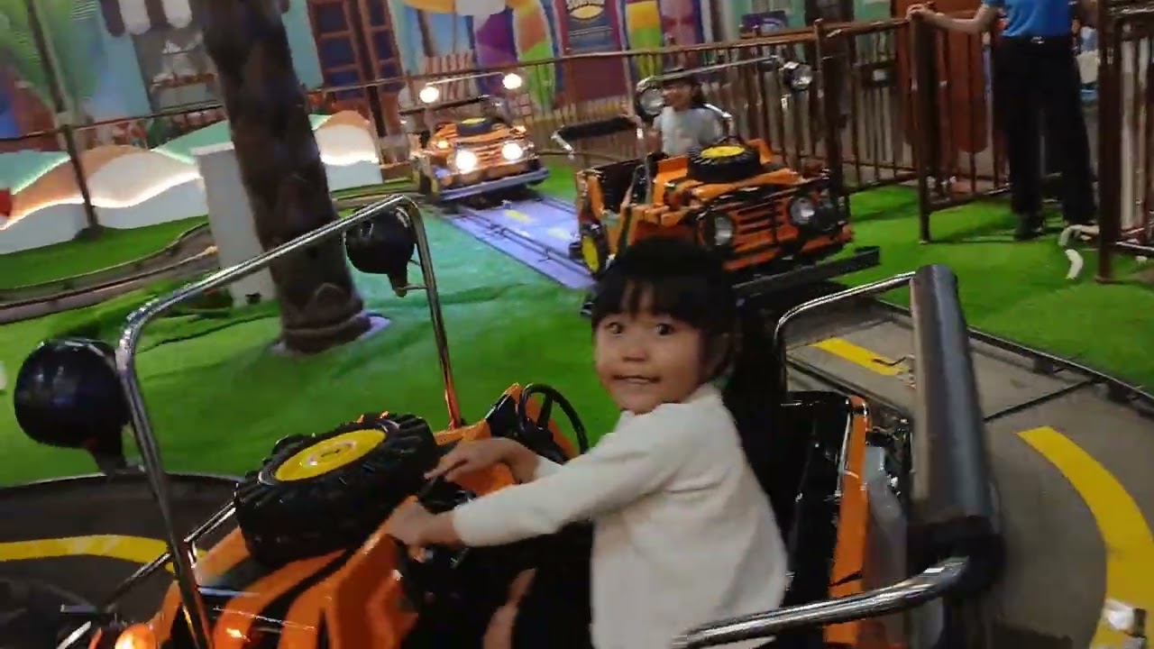 EMBUN & ZAHRA NAIK MOBIL²LAN #BATAM