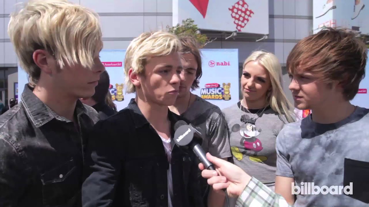 R5: 2014 Radio Disney Music Awards Red Carpet