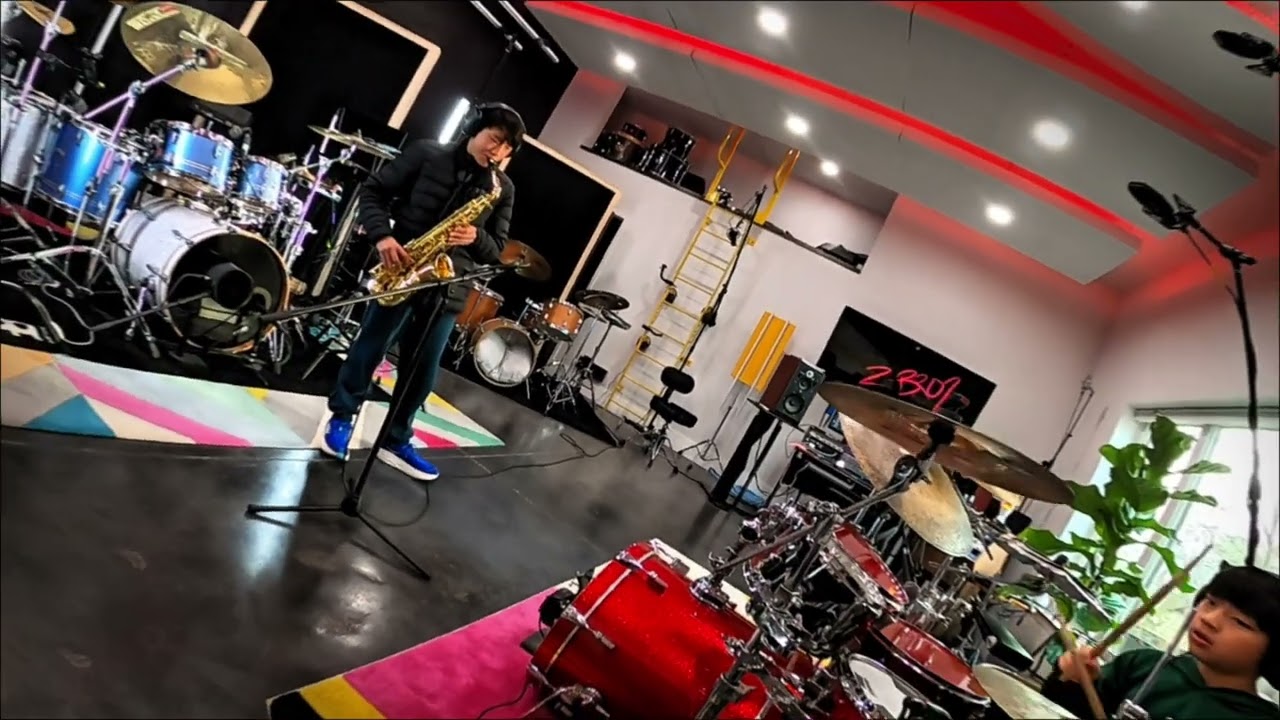 STUDENT VID: Zhang Bros VS Final Countdown