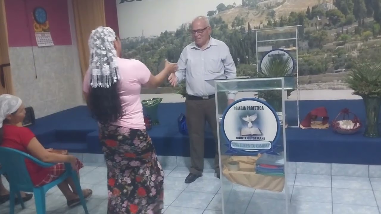 Felicitando a nuestro pastor Manuel Giron por una año más de vida 💛 🙏 🙌 