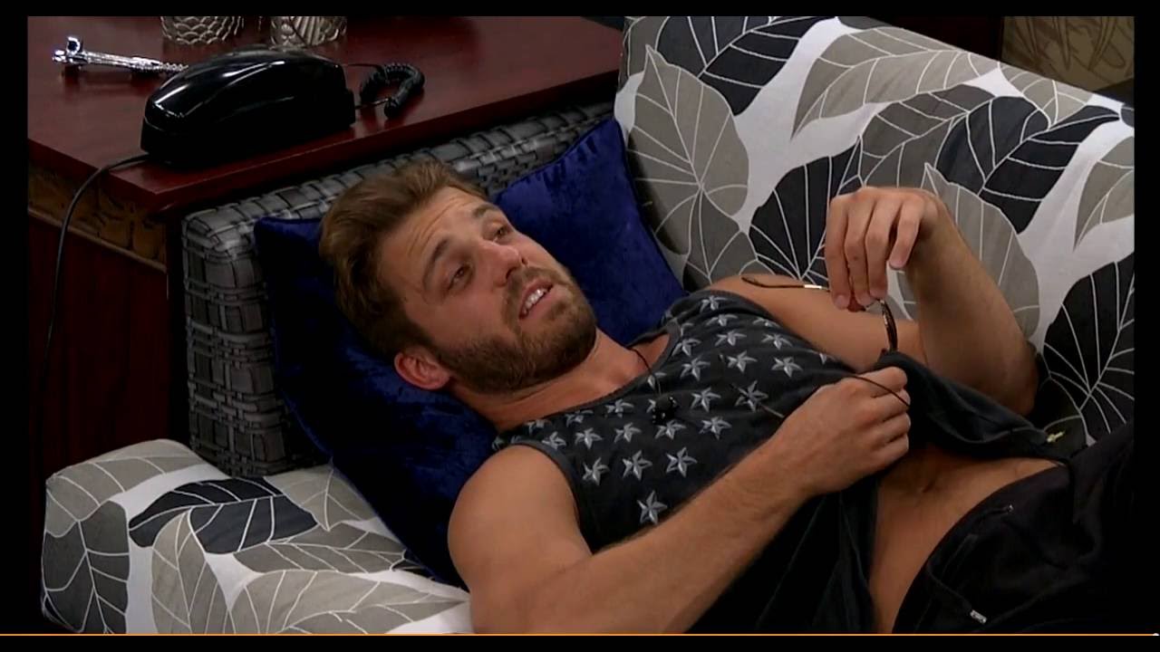 How Guys Pick Up Girls - BB18 Live Feeds