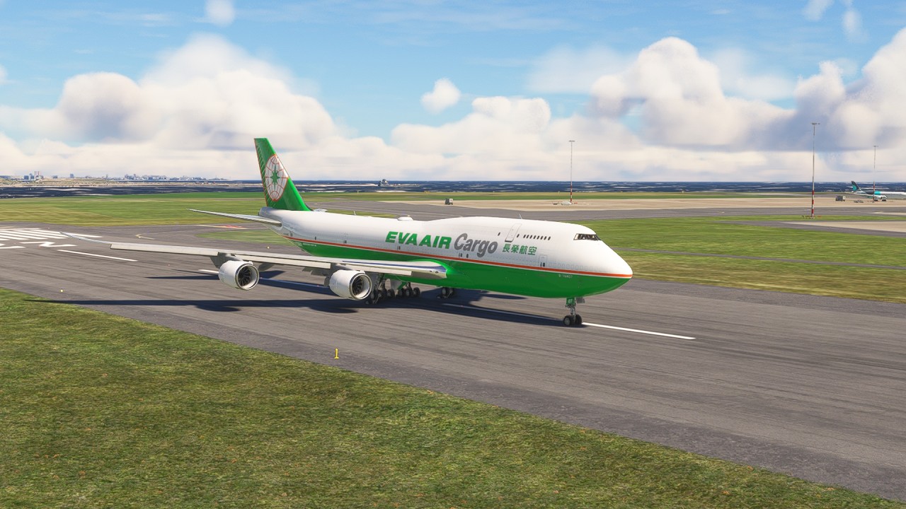 Incredible Landing! EVA Air B747 Shows Elite Pilot Skill at Rotterdam Airport