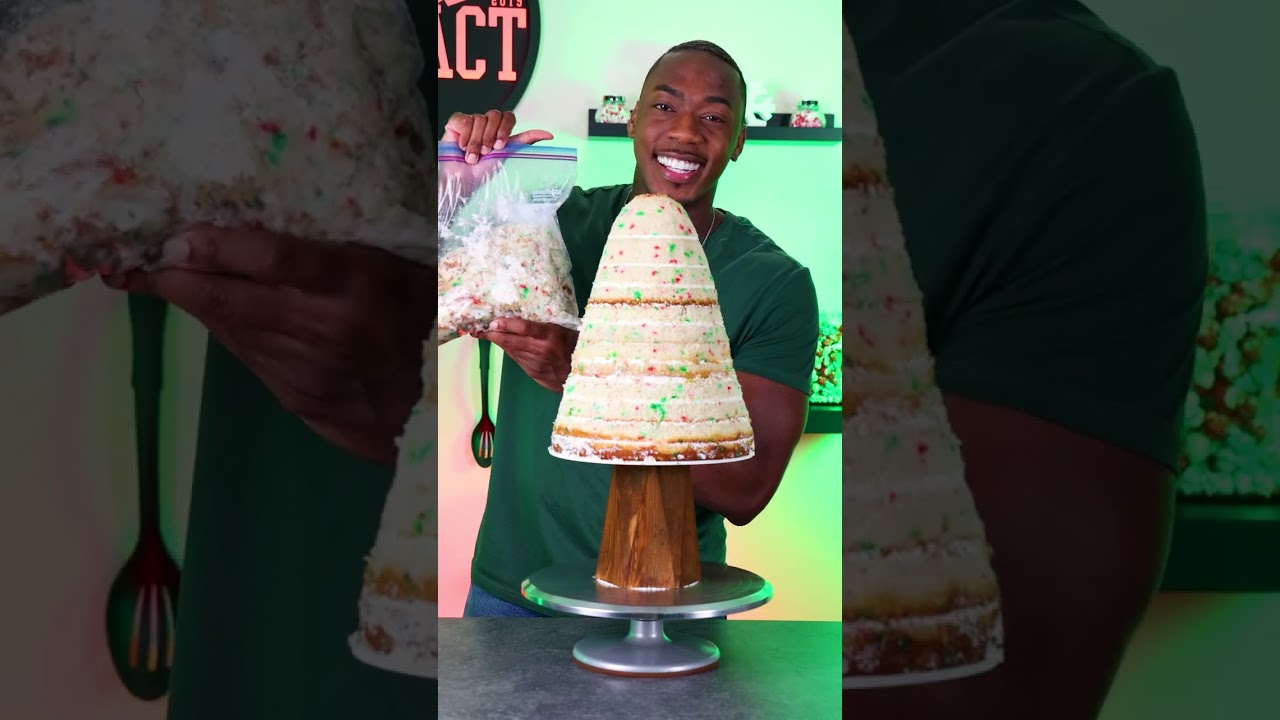 Making a Christmas Tree made of cake #shorts