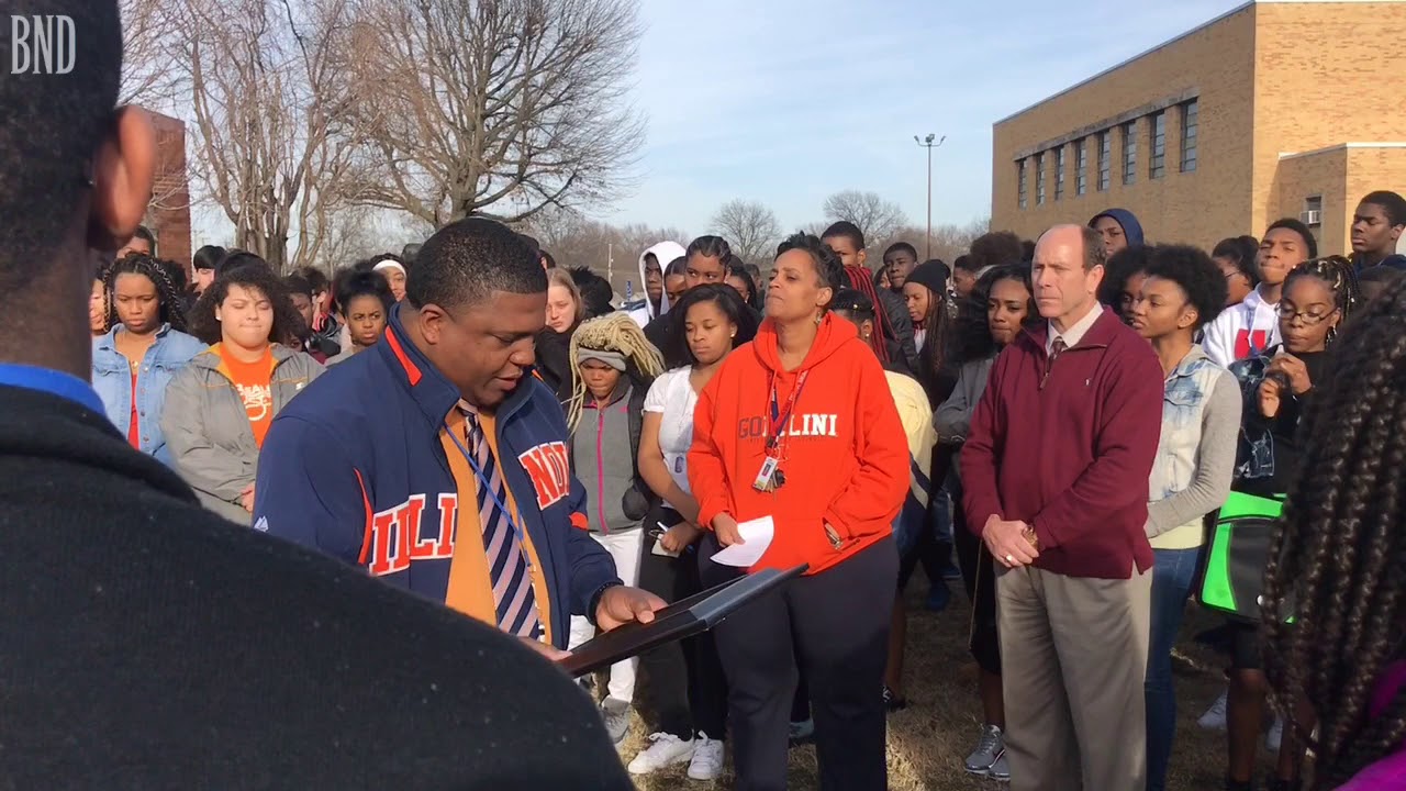 Cahokia mayor, high school students remember high school high school teacher who died