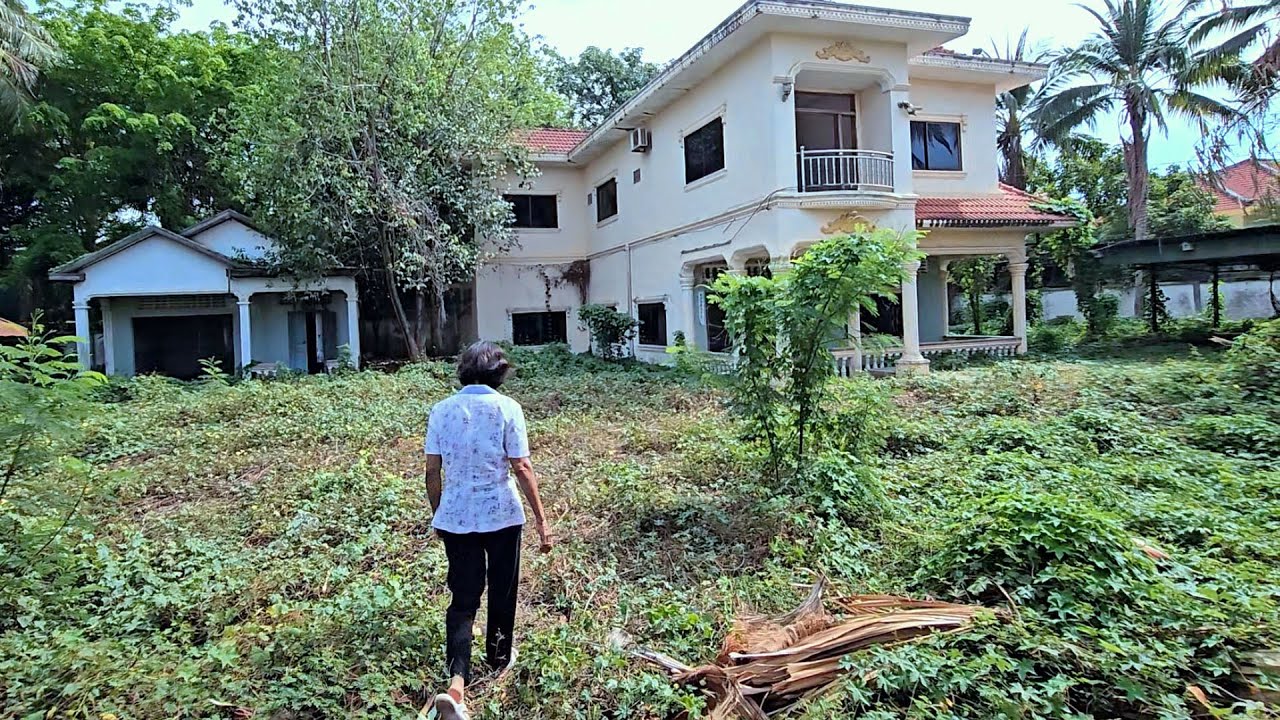 Aunt Chantha’s Abandoned House Cleanup After 5 Years!