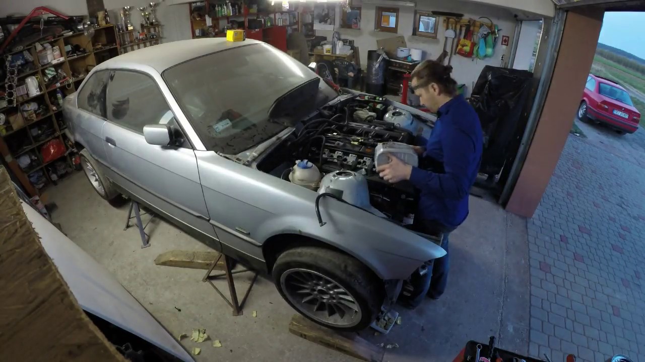 BMW M54B30 engine rebuild time-lapse part 2