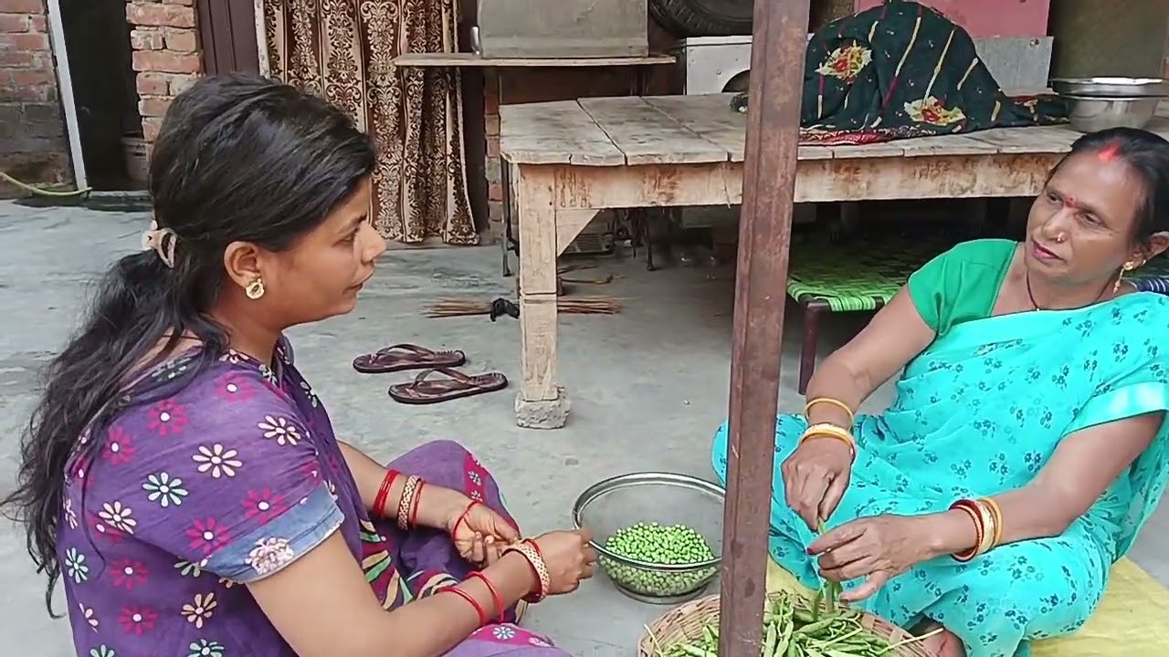राधे राधे दोस्तों नमस्ते आप देखिए मटर के दाना निकल रही हूं और बातों ही कर रही हूं