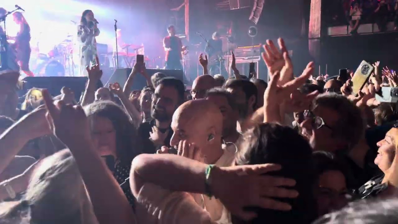 James - Come home (BCN 240515)