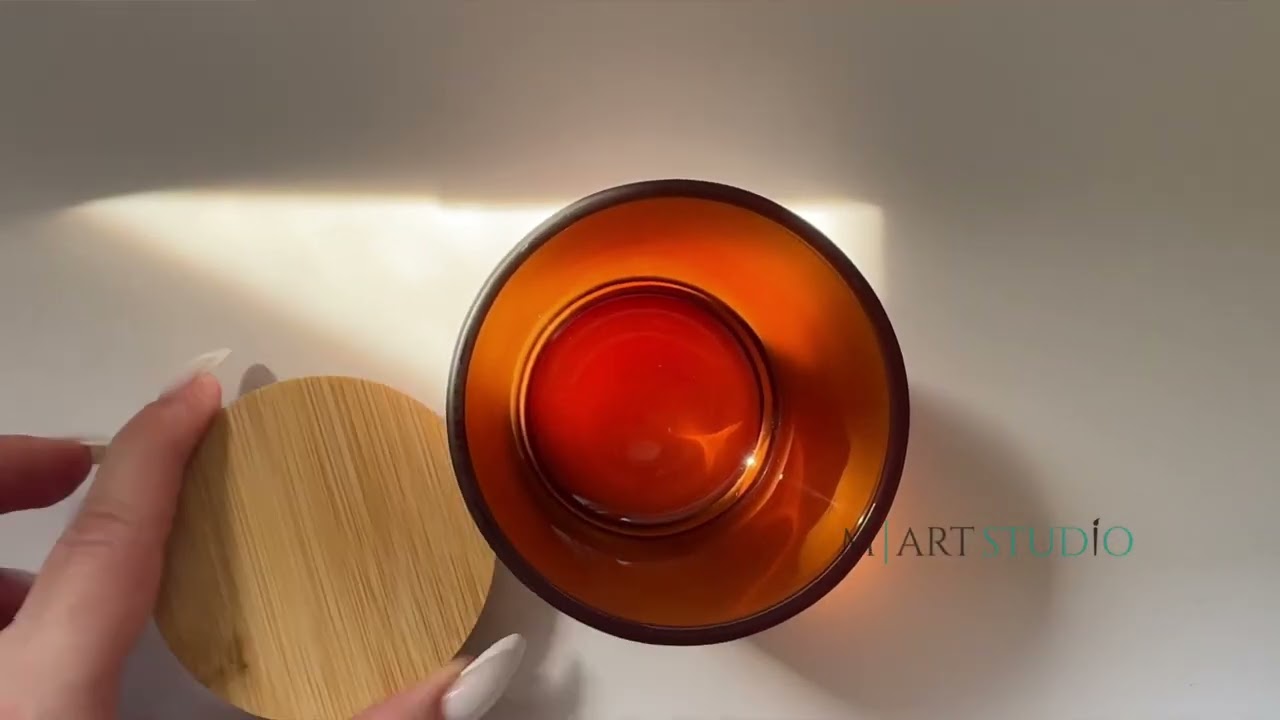 Amber glass 200 ml with bamboo lid