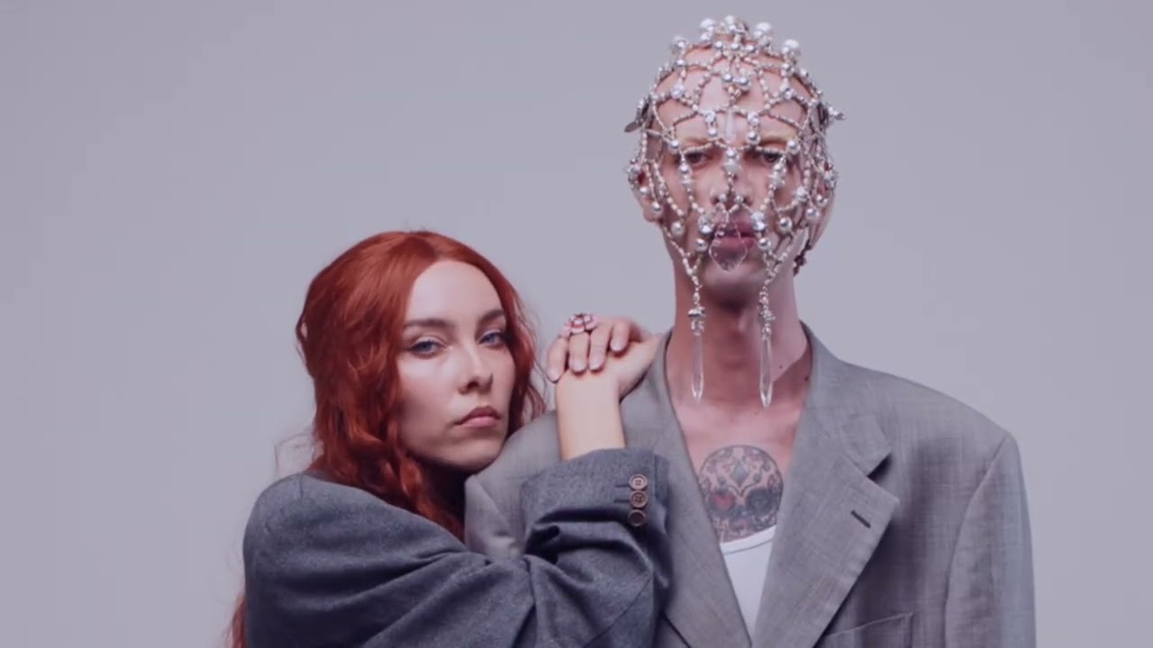 PESSIMA iDEA - CAPODANNO A NAPOLI [video ufficiale] @DISTORTEDBYMANIAX 