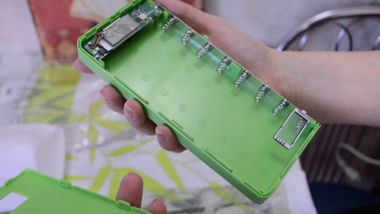 Распаковка портативного зарядного коробки для аккумуляторов 5V Dual USB 18650 Power Bank Battery Box