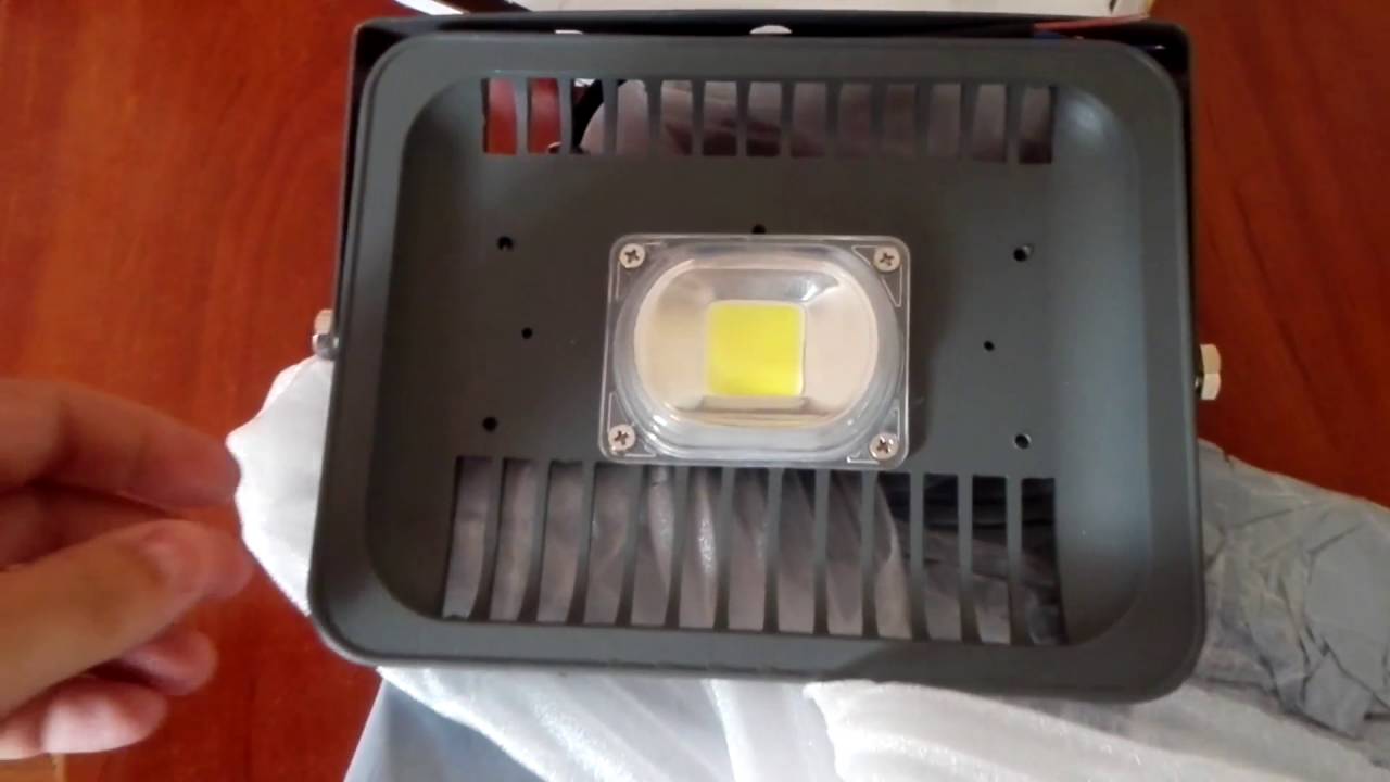 Посылка из Китая. Светодиодный прожектор 50W 220V  COB диод