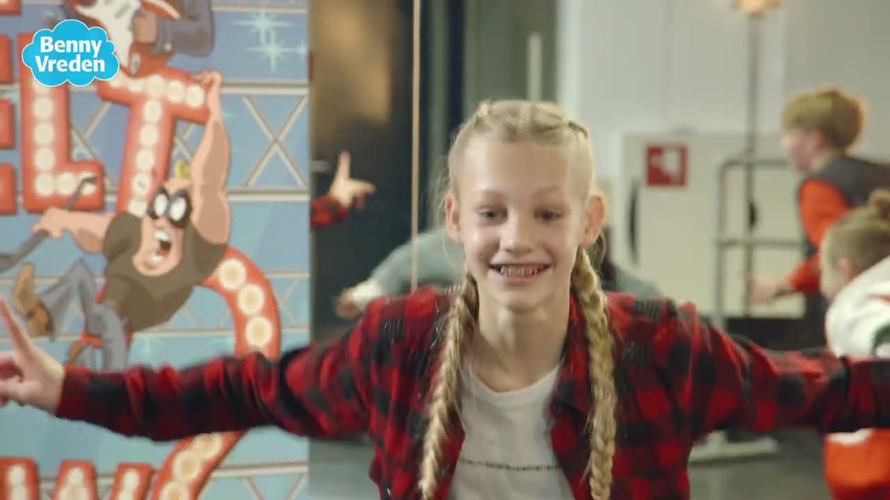 Wie steelt de show? Dansvideo - SMILE