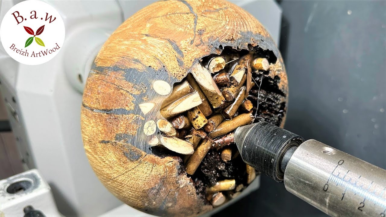 Woodturning : Turning a rotten piece of beam into a beautiful work of art