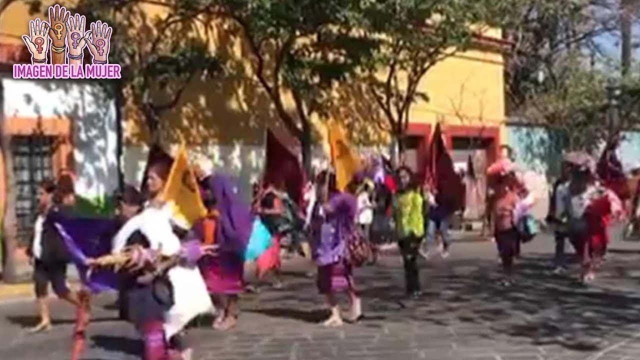 Ind&iacute;genas y campesinas toman calles y marchan este #8M en Oaxaca