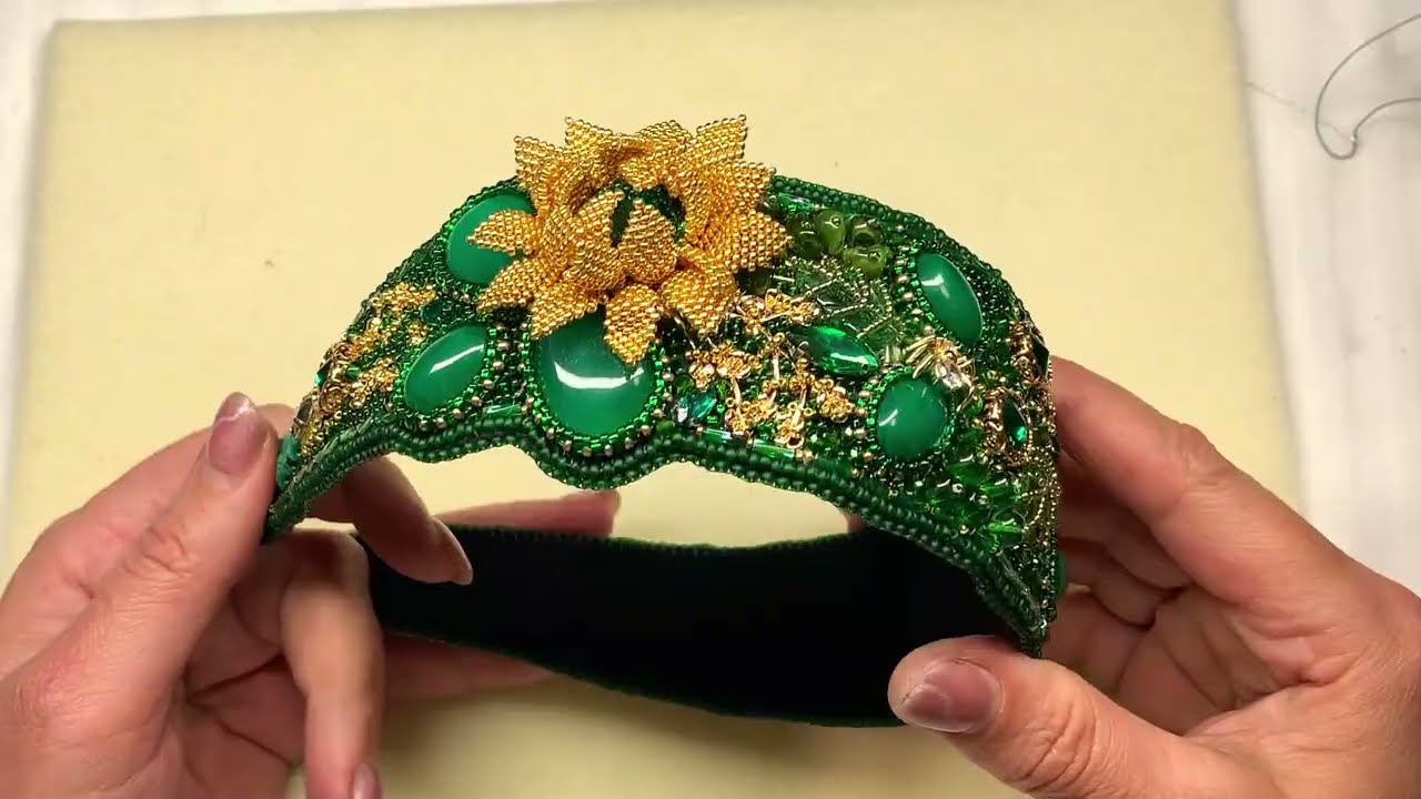 Процесс создания украшения из бисера. #handmade #ободокручнойработы #ободокдляволос #ободокизбисера