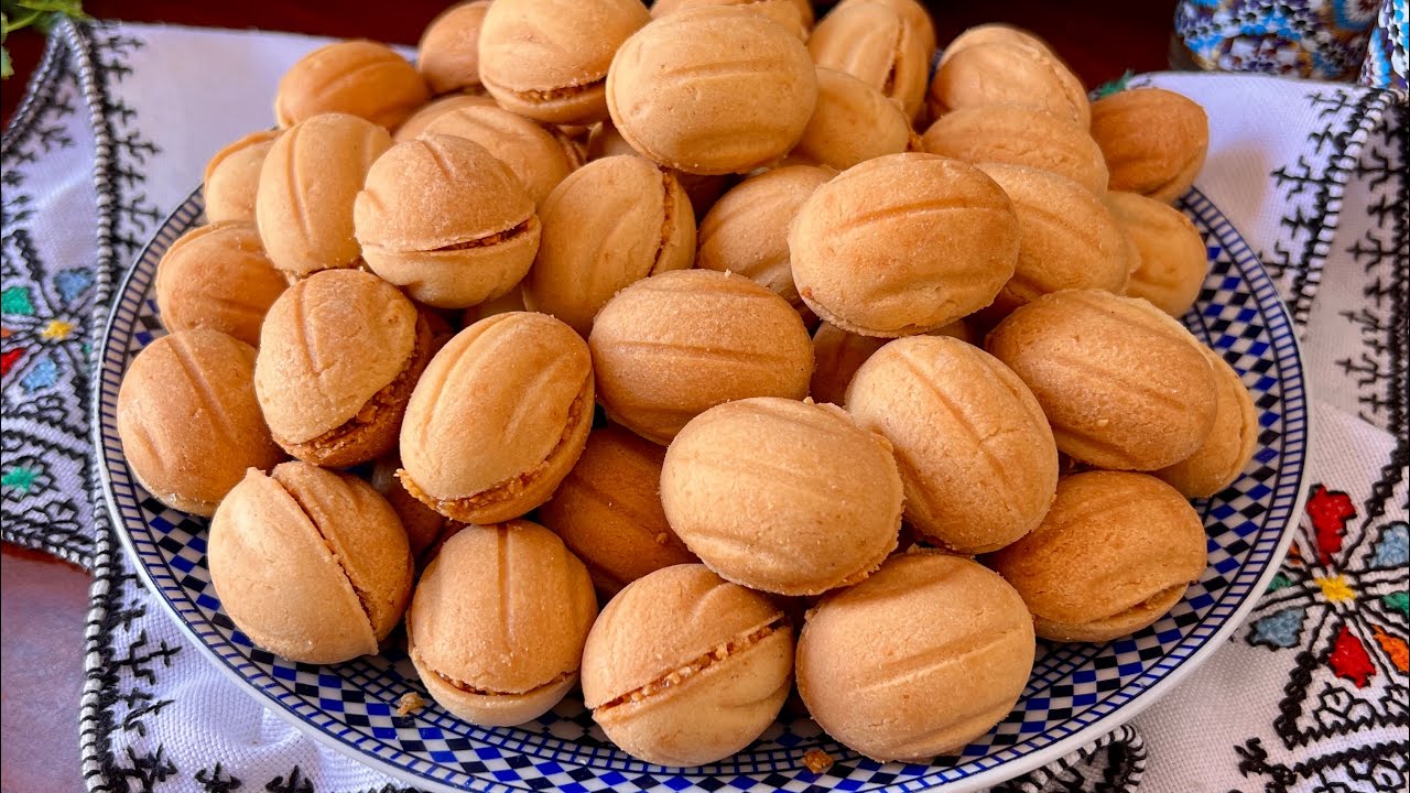 5 أشكال من حلويات العيد: الكركاعة ،حلوة الفرماج،الورقة،حلوة الزنجلان،غريبة الكنافة