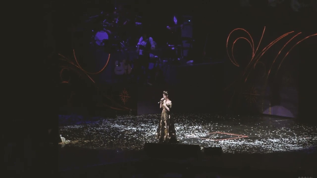 220917 아이유 IU - Love poem (IU Concert, The Golden Hour)
