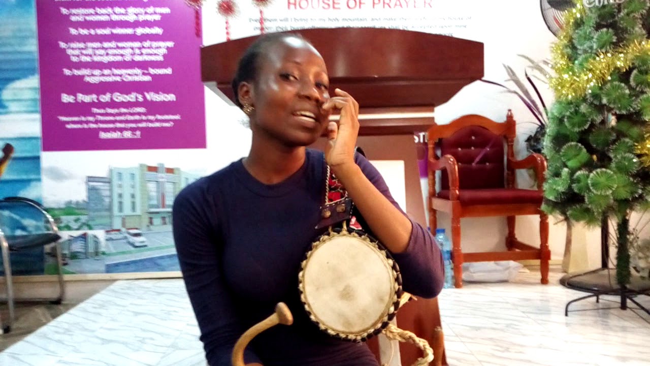 Beginners class on how to beat the talking drum