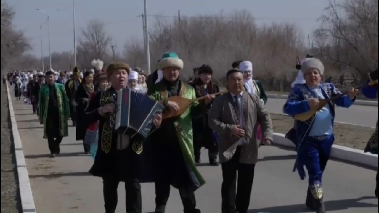 Праздничное шествие в национальной одежде прошло в Жетысу