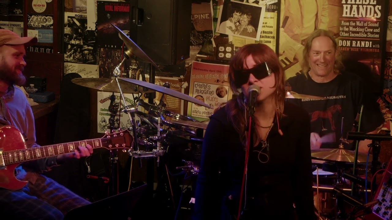 Dreams - Fleetwood Mac - Danny Carey plays 4/4! 😆 (Kinsey Sessions at the Baked Potato)