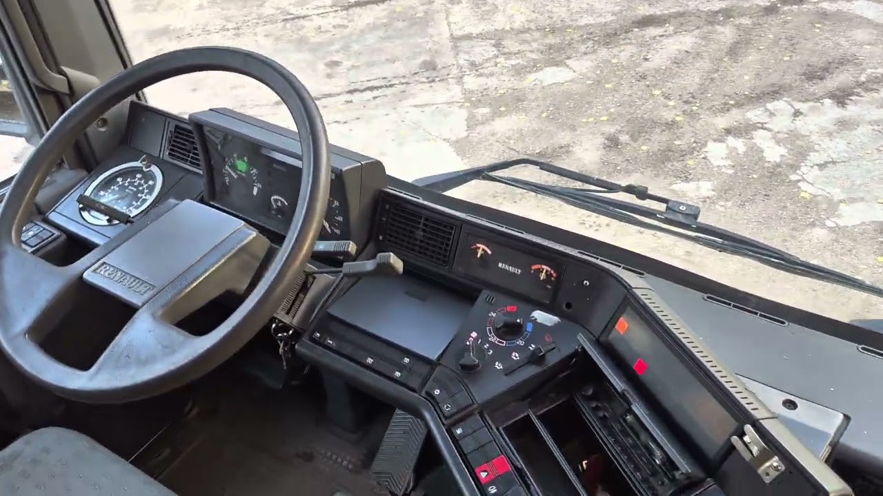 RENAULT MAGNUM AE 420 6X4 - Interior p.2