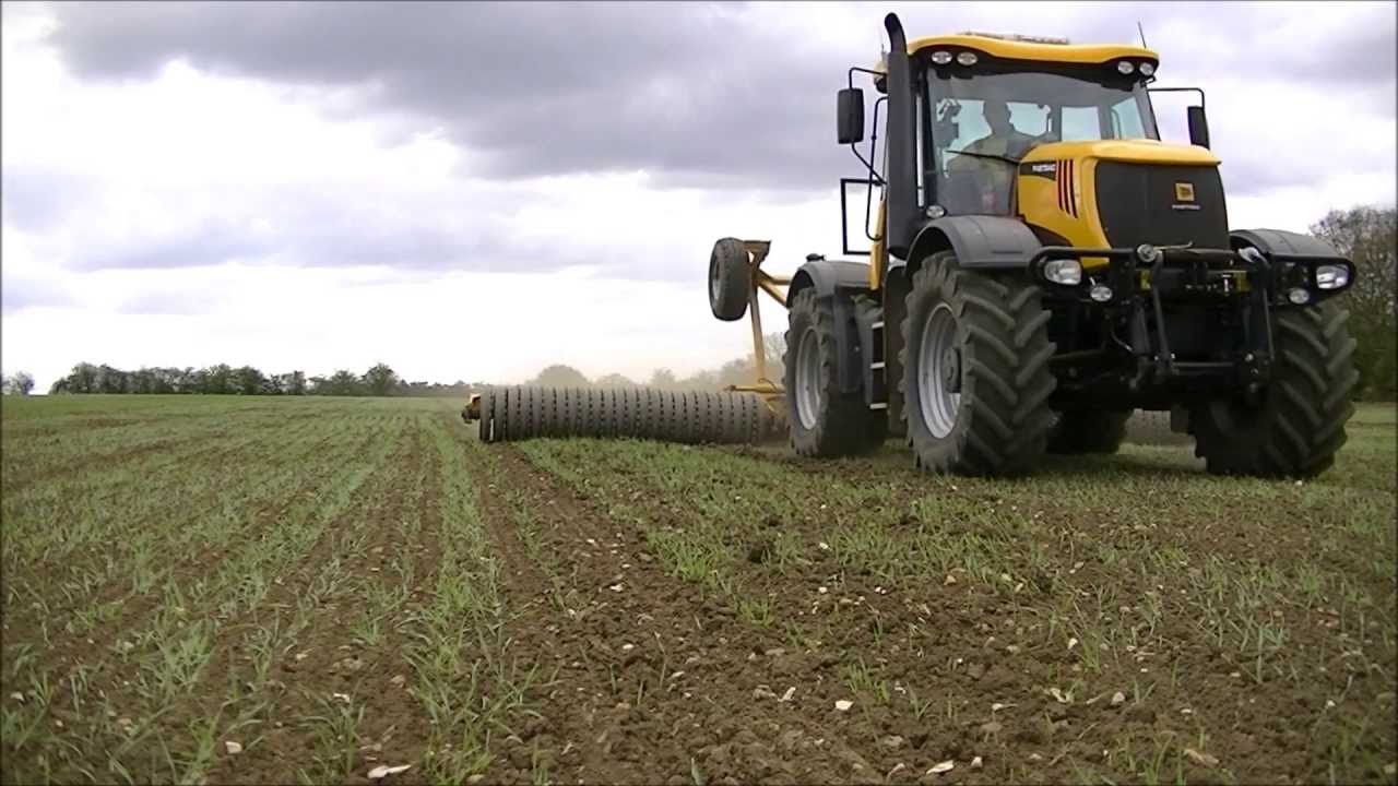 JCB fastrac rolling