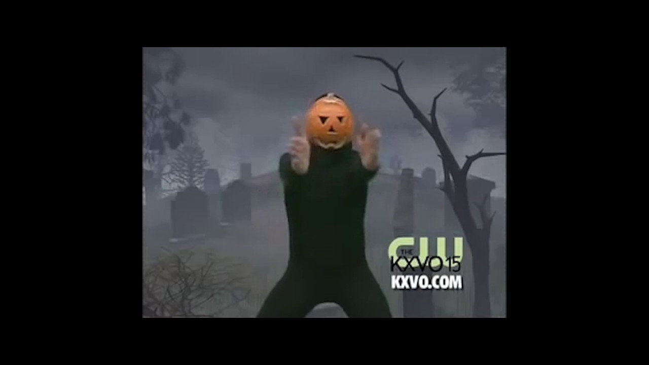 Pumpkin Man Dances to Dubstep Spooky Scary Skeletons