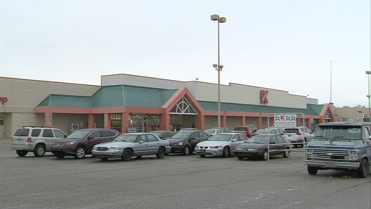 Employees, shoppers react to Terre Haute Kmart closing