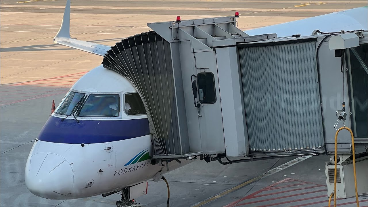 TRIP REPORT LOT Polish Airlines Embraer 195 Warsaw to Zurich Business Class