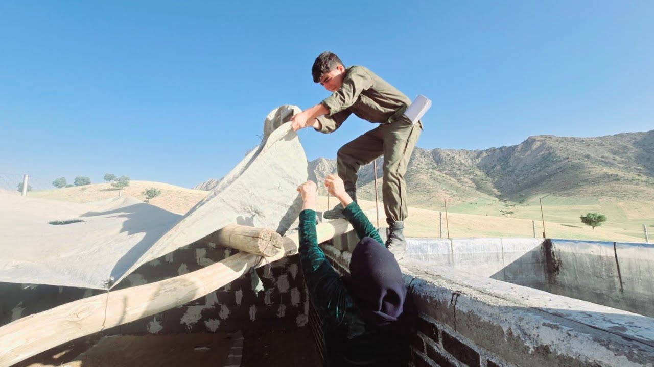 Despair after short-term hope: 🏚️ Government agent destroys displaced mother's mountain hut🏔️ 😭