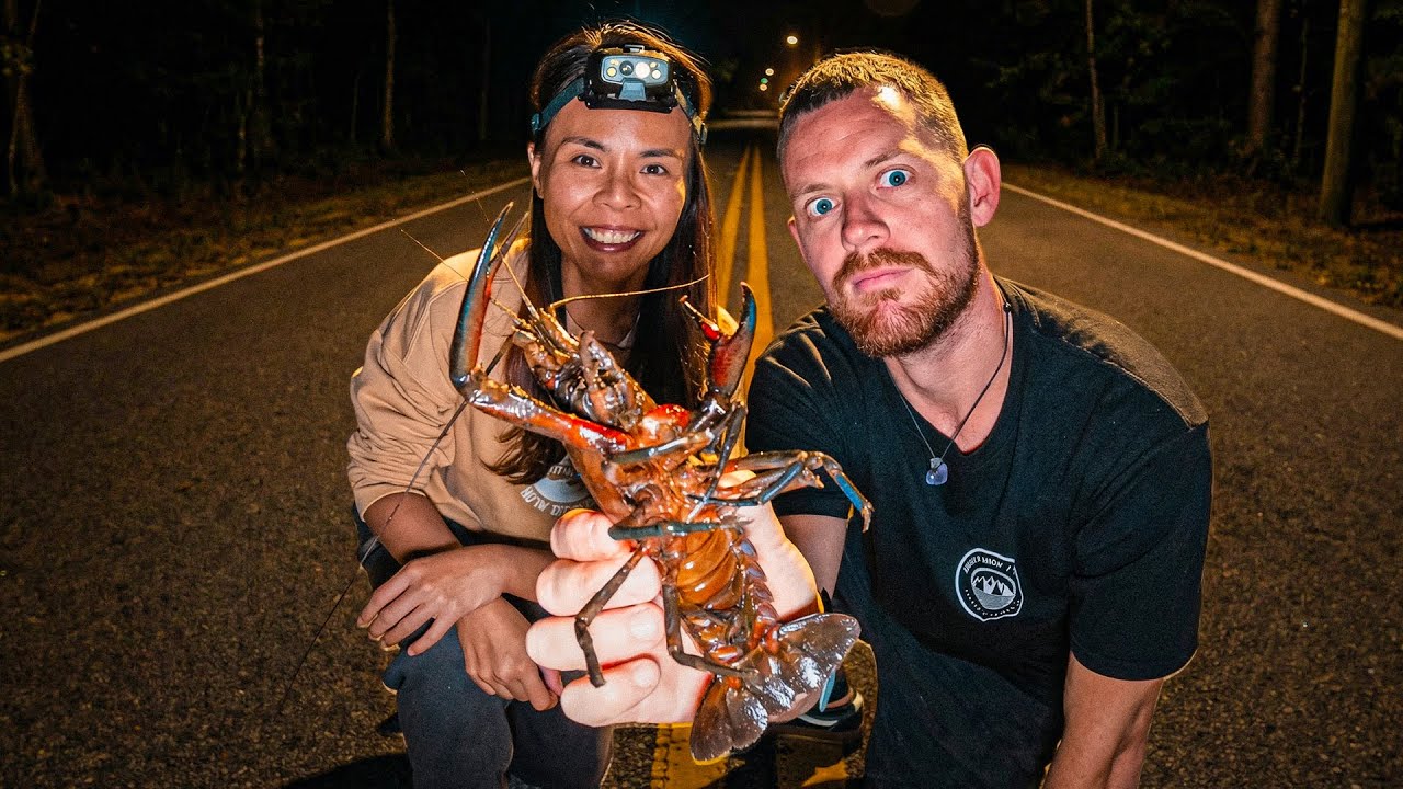 The Craziest Lobster Catch Near A Road ??